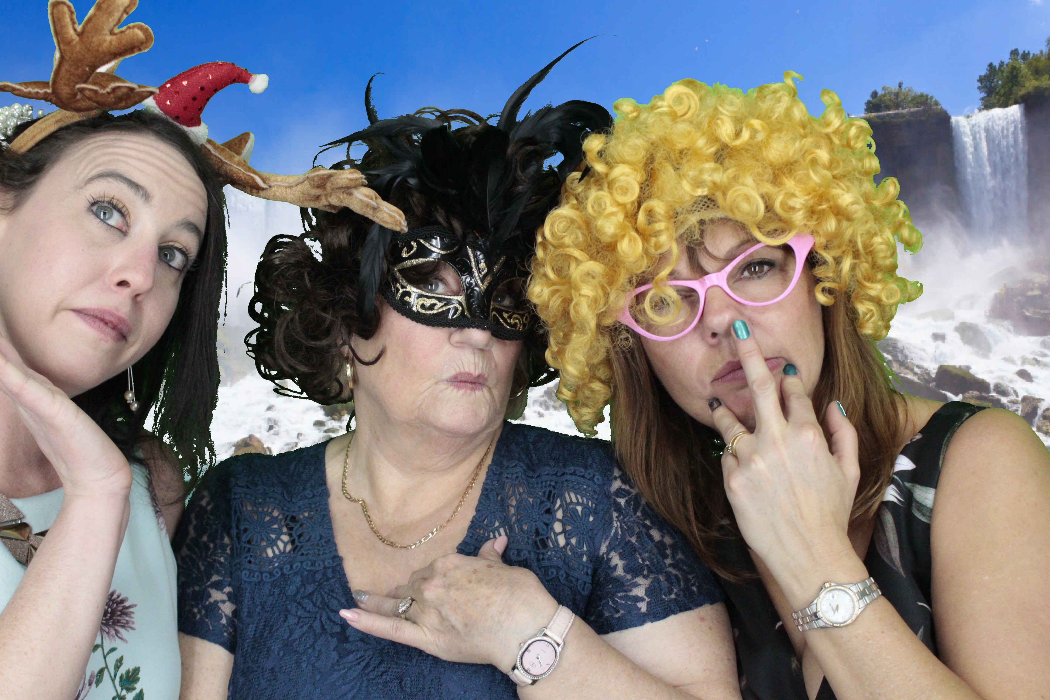Chris & China's Wedding | View more photos from the event at gallery.myphotoboothexperience.co.uk/u/MyPhotoBoothExperienceLtd/Chris-Chinas-Wedding